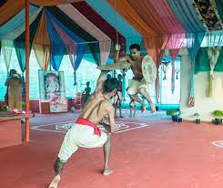 5-great-ways-to-spend-a-christmas-break-in-kerala-kalaripayattu