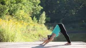 The 7 Benefits of Anjaneyasana (Low Lunge Pose)